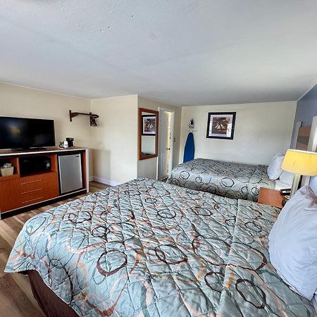 Days Inn By Wyndham - Cape Cod West Yarmouth Buitenkant foto
