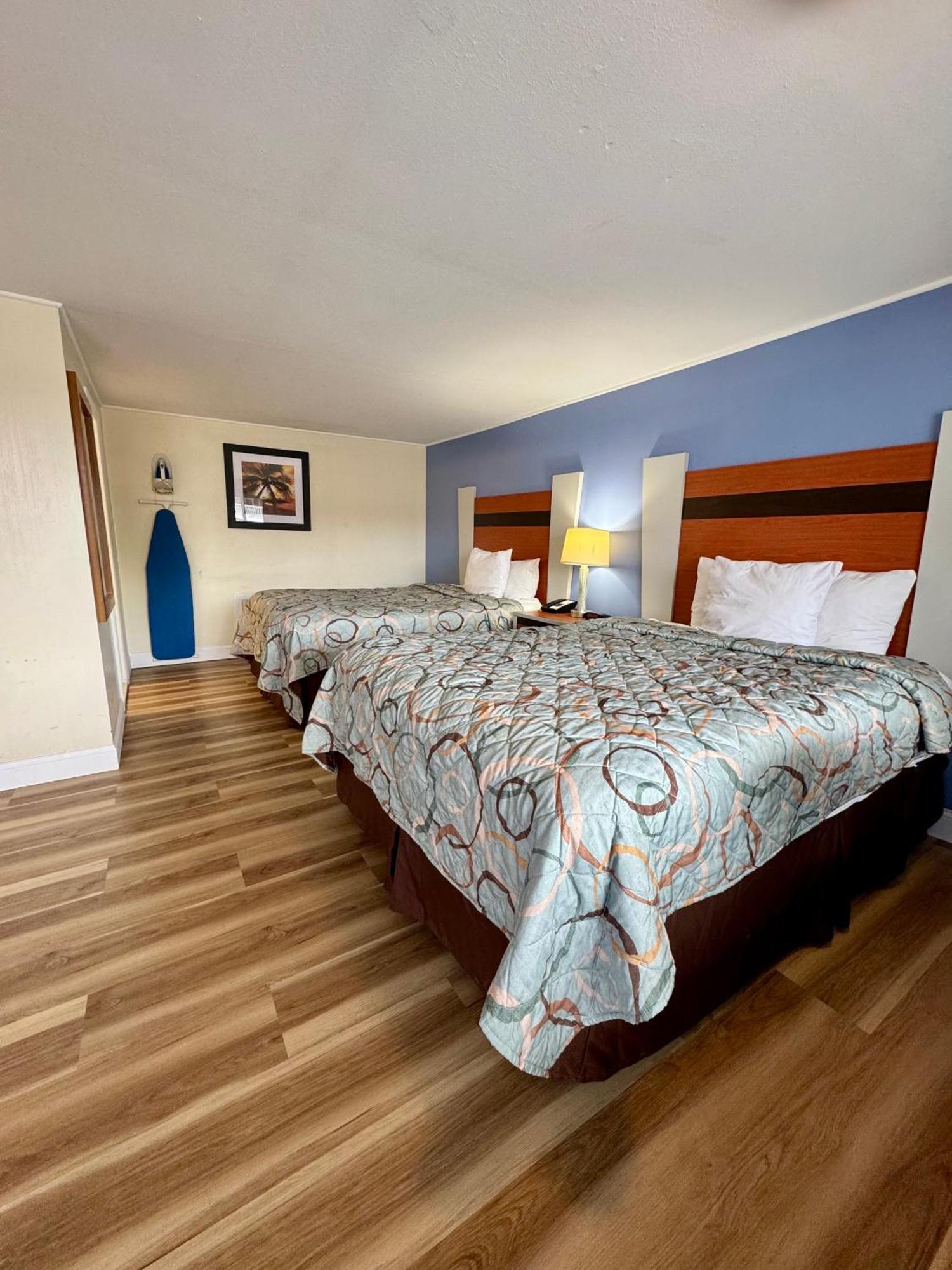 Days Inn By Wyndham - Cape Cod West Yarmouth Buitenkant foto