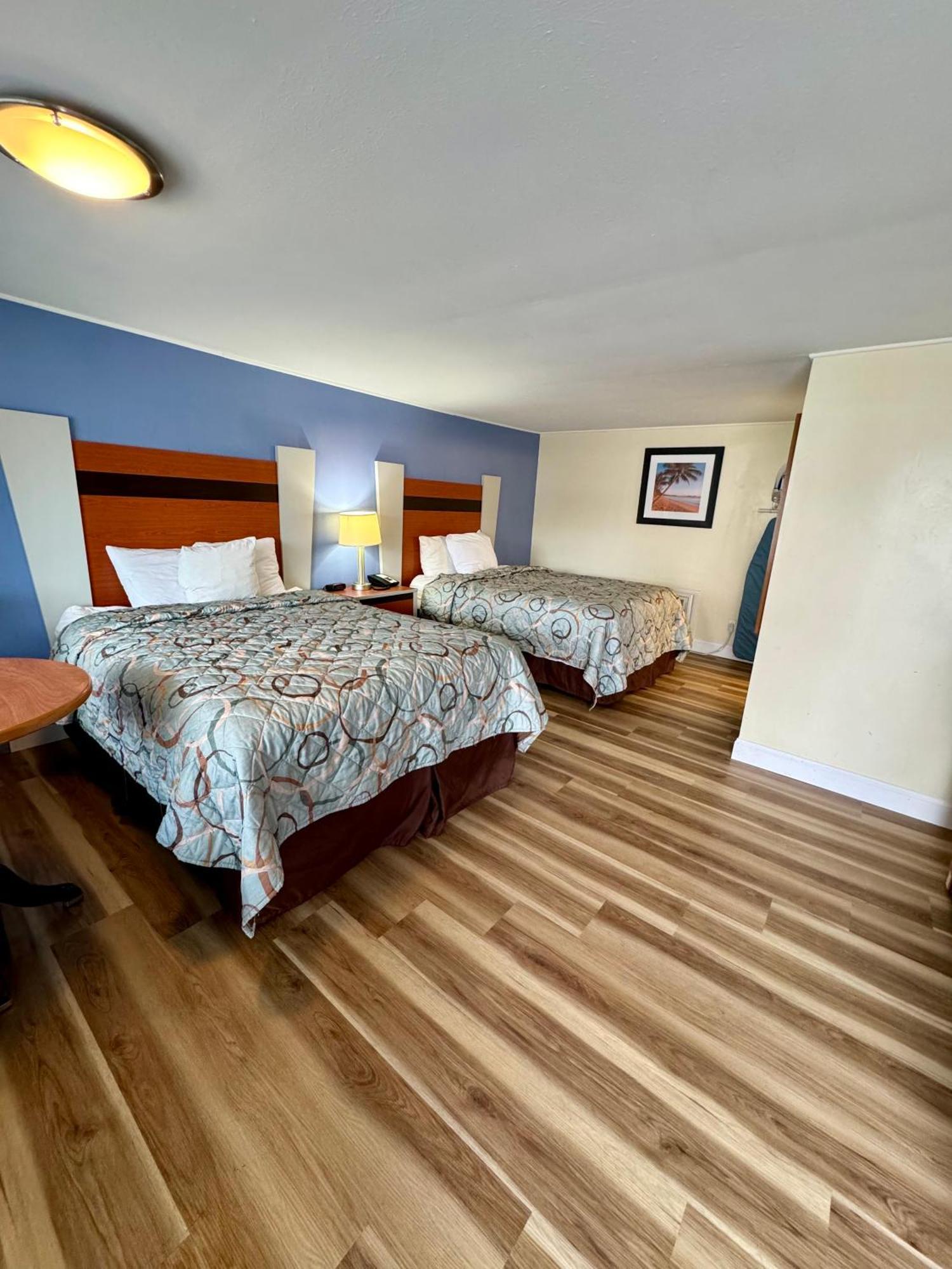Days Inn By Wyndham - Cape Cod West Yarmouth Buitenkant foto