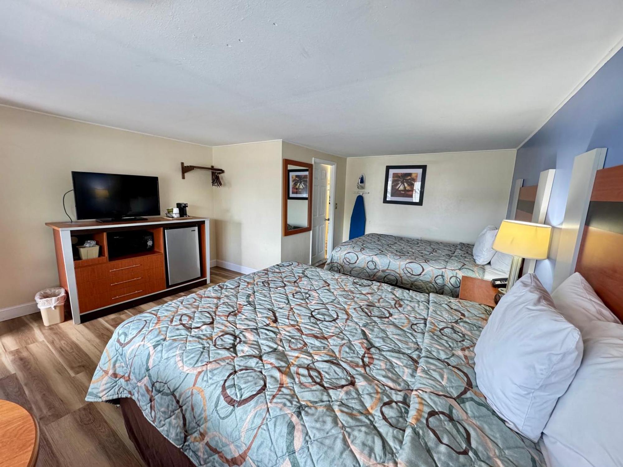 Days Inn By Wyndham - Cape Cod West Yarmouth Buitenkant foto