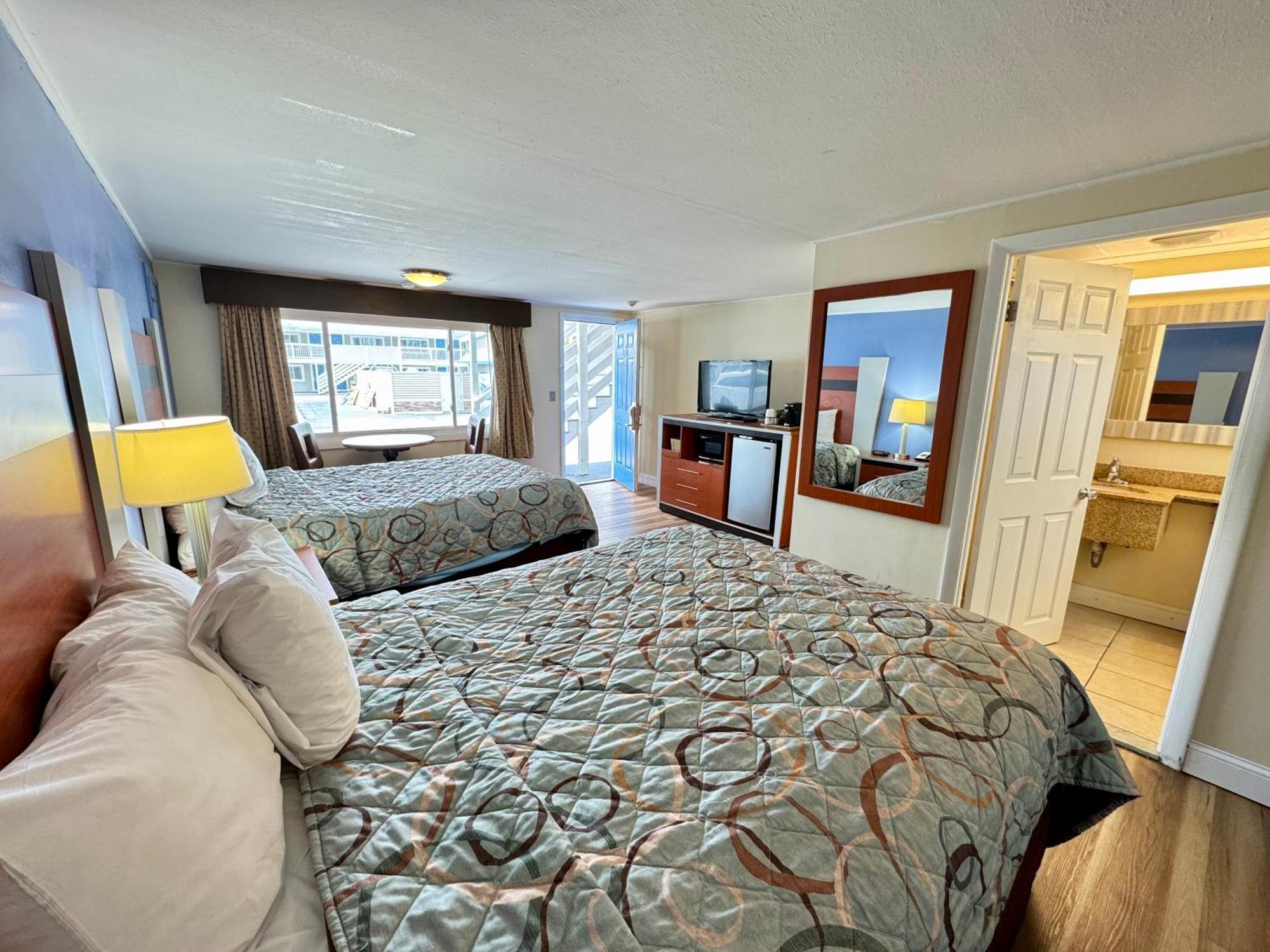 Days Inn By Wyndham - Cape Cod West Yarmouth Buitenkant foto