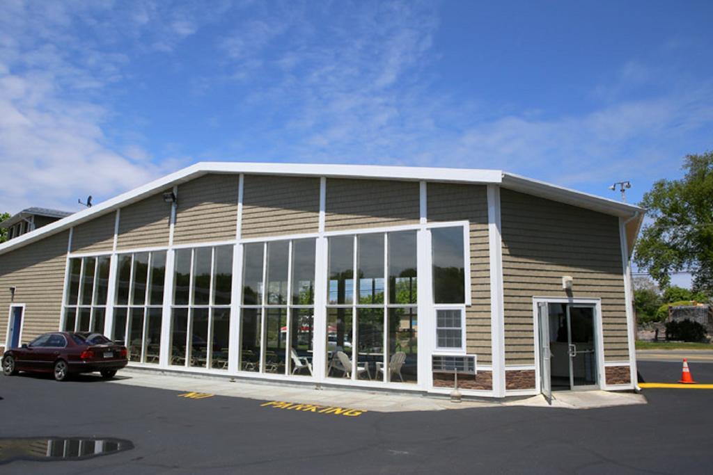 Days Inn By Wyndham - Cape Cod West Yarmouth Buitenkant foto