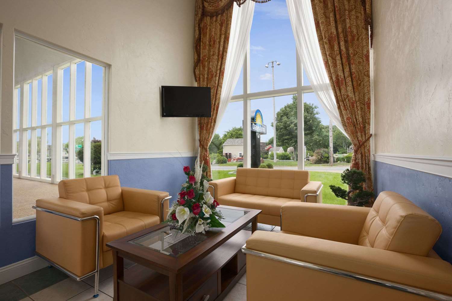 Days Inn By Wyndham - Cape Cod West Yarmouth Buitenkant foto