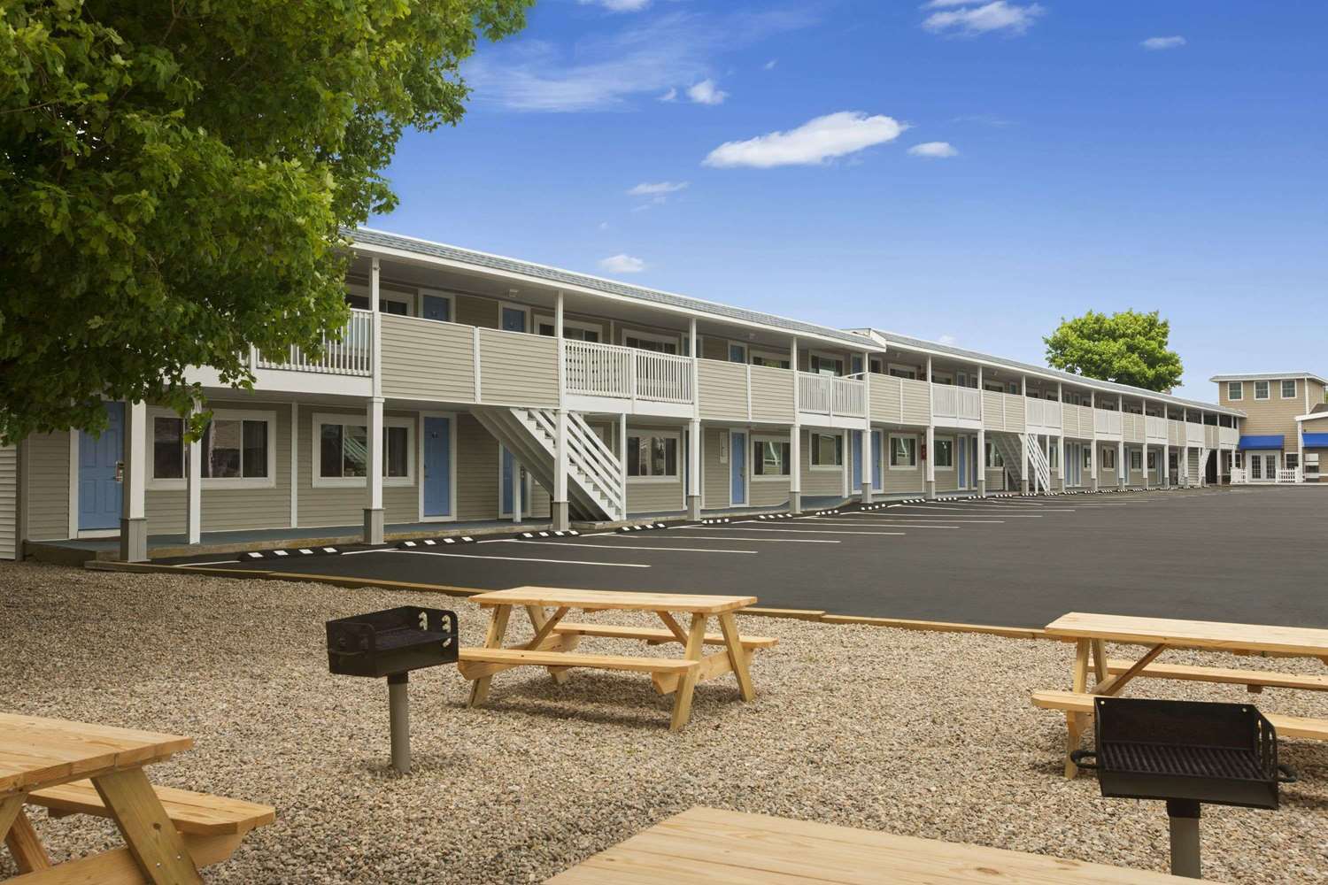 Days Inn By Wyndham - Cape Cod West Yarmouth Buitenkant foto