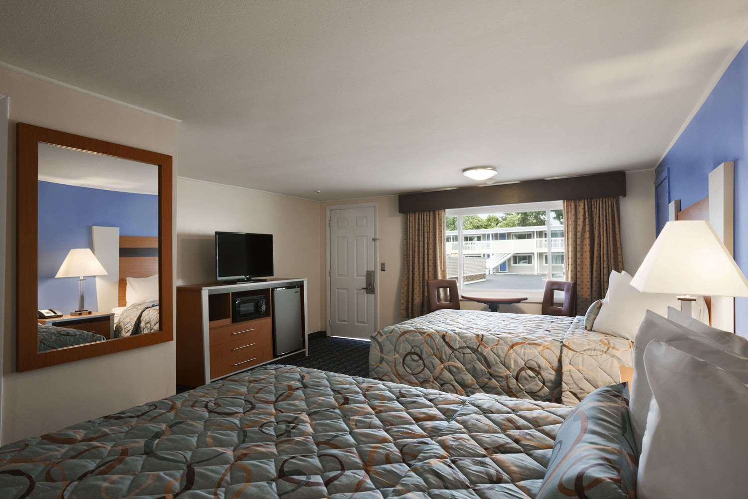 Days Inn By Wyndham - Cape Cod West Yarmouth Buitenkant foto